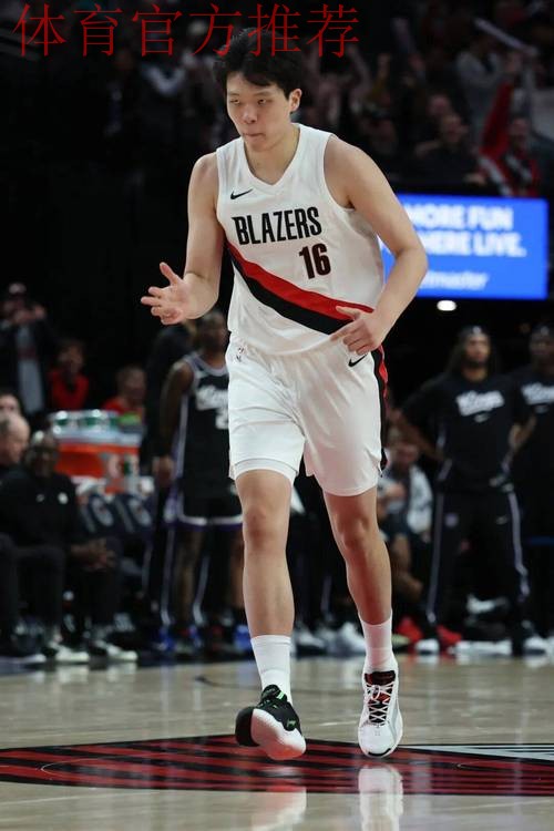 开拓者队记：杨瀚森赛季初迅速跌出轮换阵容，当初选他的意义何在？